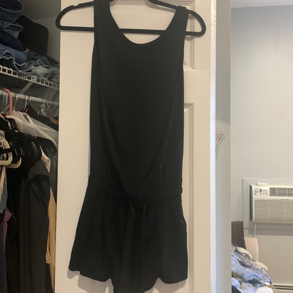 Aritzia black jumper